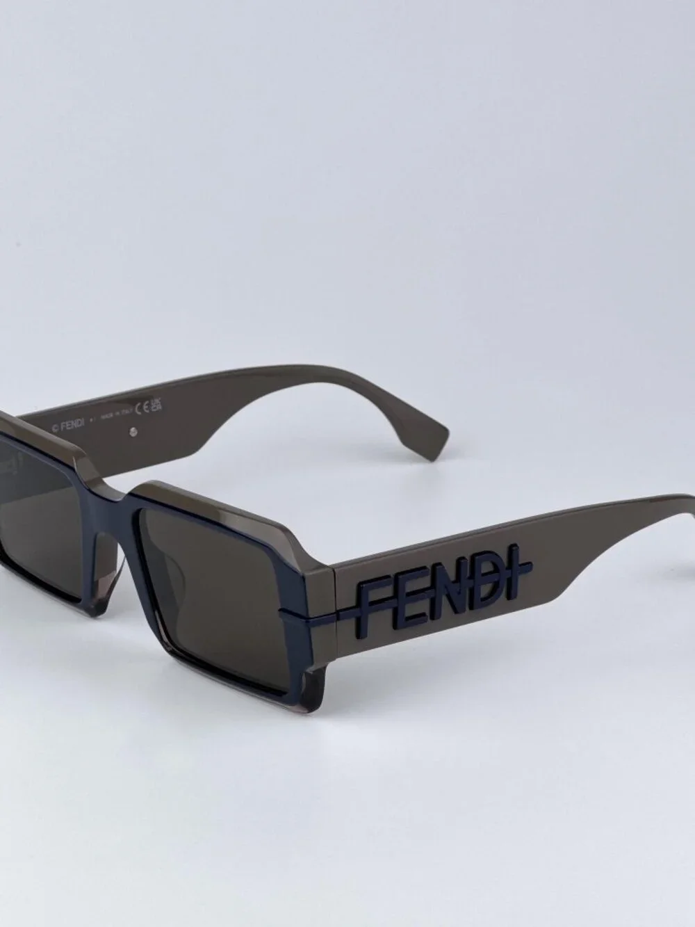 FENDI FE40073U 50E FENDIGRAPHY SHINY BROWN BLUE RECTANGLE SUNGLASSES